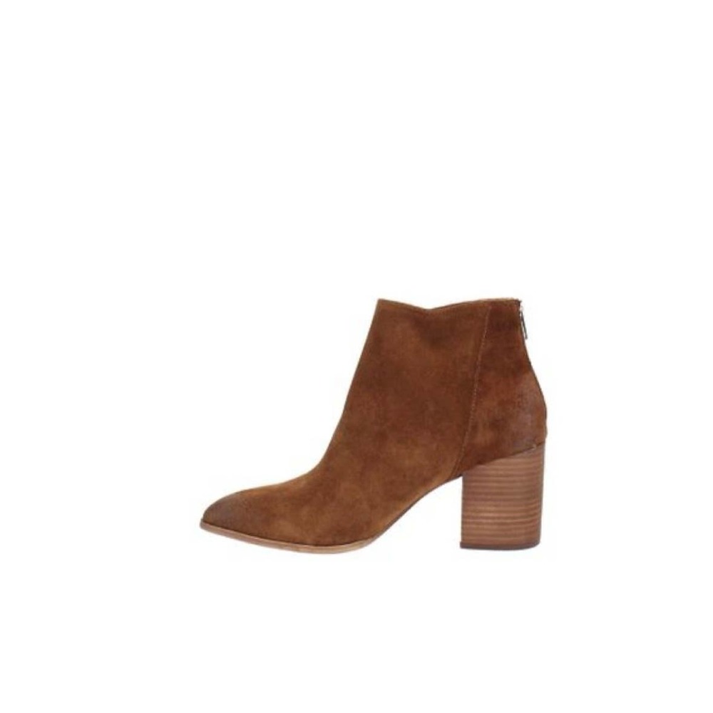 Aqua Dante leather almond toe boots #293